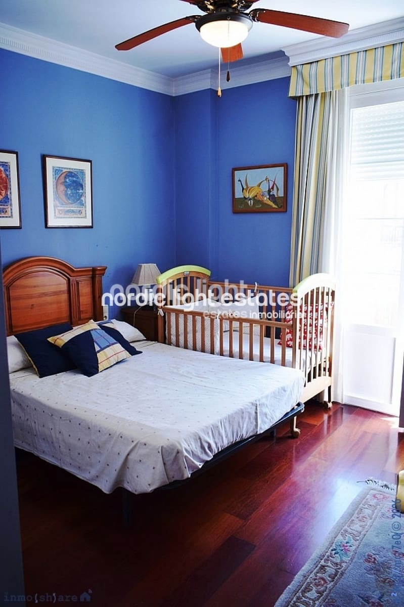 4 sypialnia Dom blizniak na sprzedaż w Velez-Malaga z basenem garażem - 1 200 000 € (Ref: 9736023)