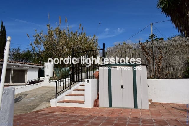 7 slaapkamer Finca/Landhuis te koop in Vélez-Málaga - € 195.000 (Ref: 9737036)