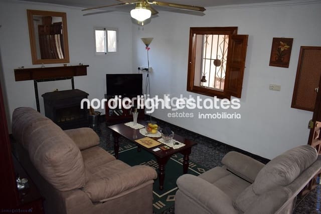 7 slaapkamer Finca/Landhuis te koop in Vélez-Málaga - € 195.000 (Ref: 9737036)