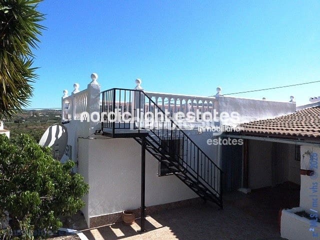 7 slaapkamer Finca/Landhuis te koop in Vélez-Málaga - € 195.000 (Ref: 9737036)