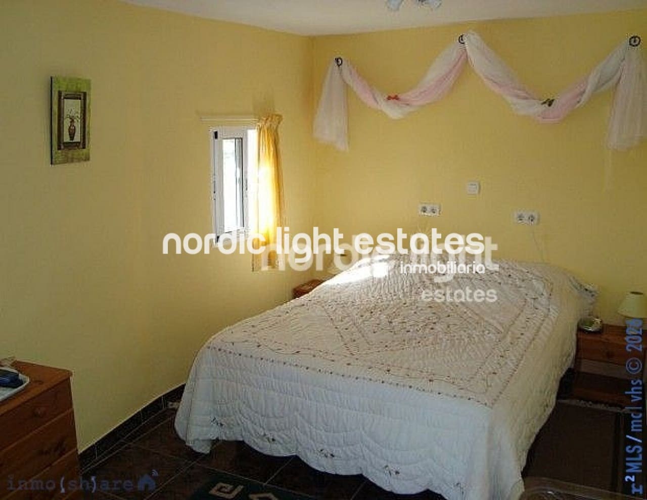 7 slaapkamer Finca/Landhuis te koop in Velez-Malaga - € 195.000 (Ref: 9737036)