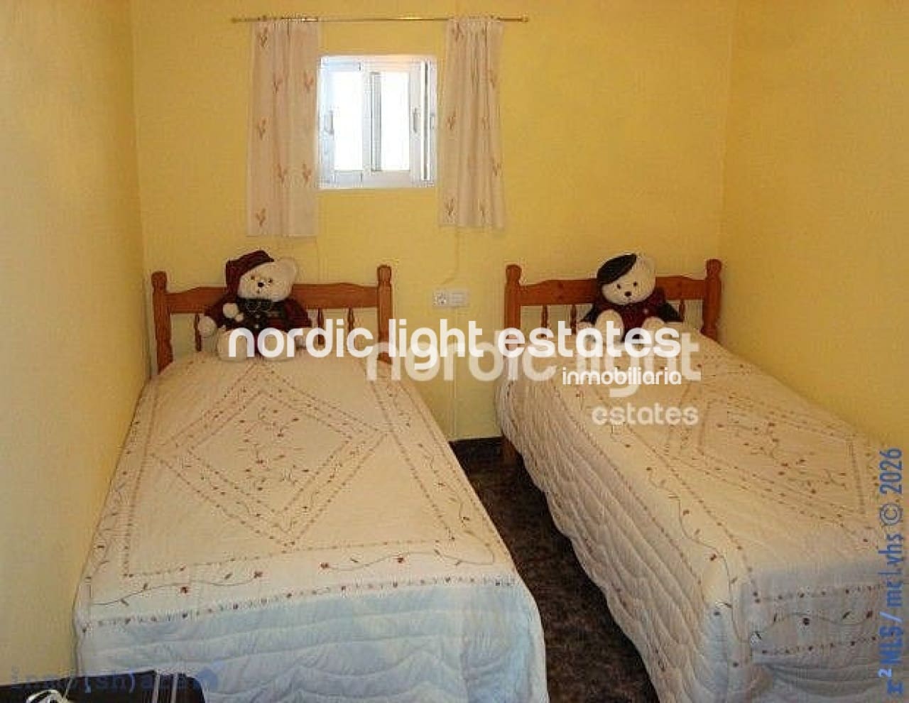 7 slaapkamer Finca/Landhuis te koop in Velez-Malaga - € 195.000 (Ref: 9737036)