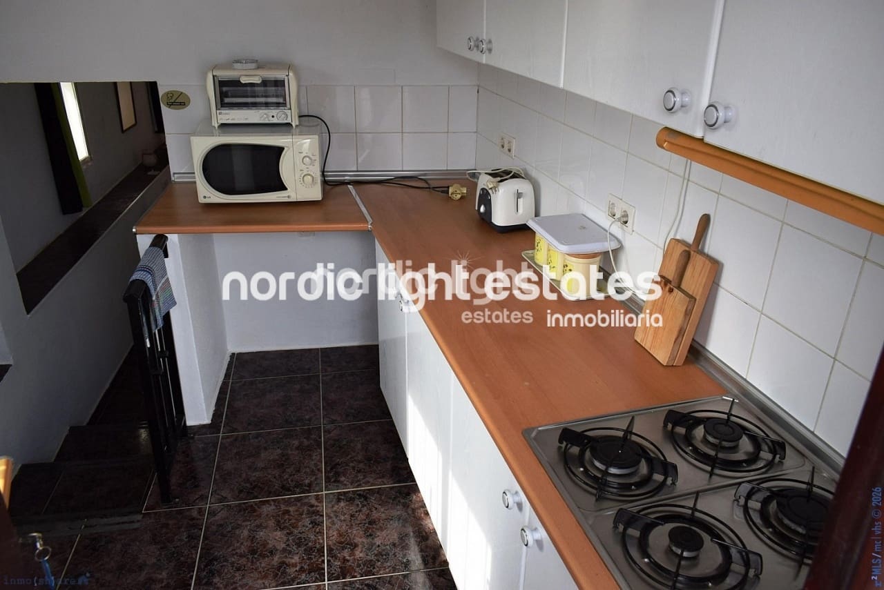 7 slaapkamer Finca/Landhuis te koop in Velez-Malaga - € 195.000 (Ref: 9737036)