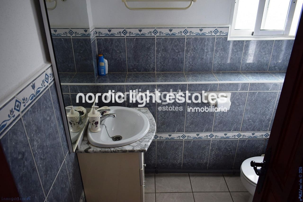 7 slaapkamer Finca/Landhuis te koop in Velez-Malaga - € 195.000 (Ref: 9737036)