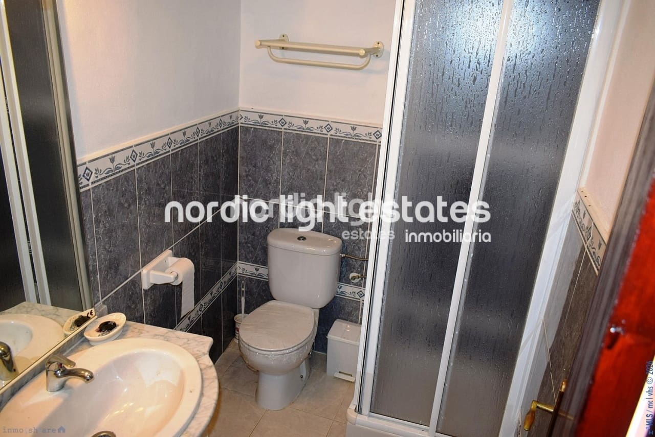 7 slaapkamer Finca/Landhuis te koop in Velez-Malaga - € 195.000 (Ref: 9737036)