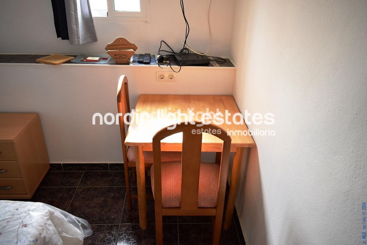 7 slaapkamer Finca/Landhuis te koop in Velez-Malaga - € 195.000 (Ref: 9737036)