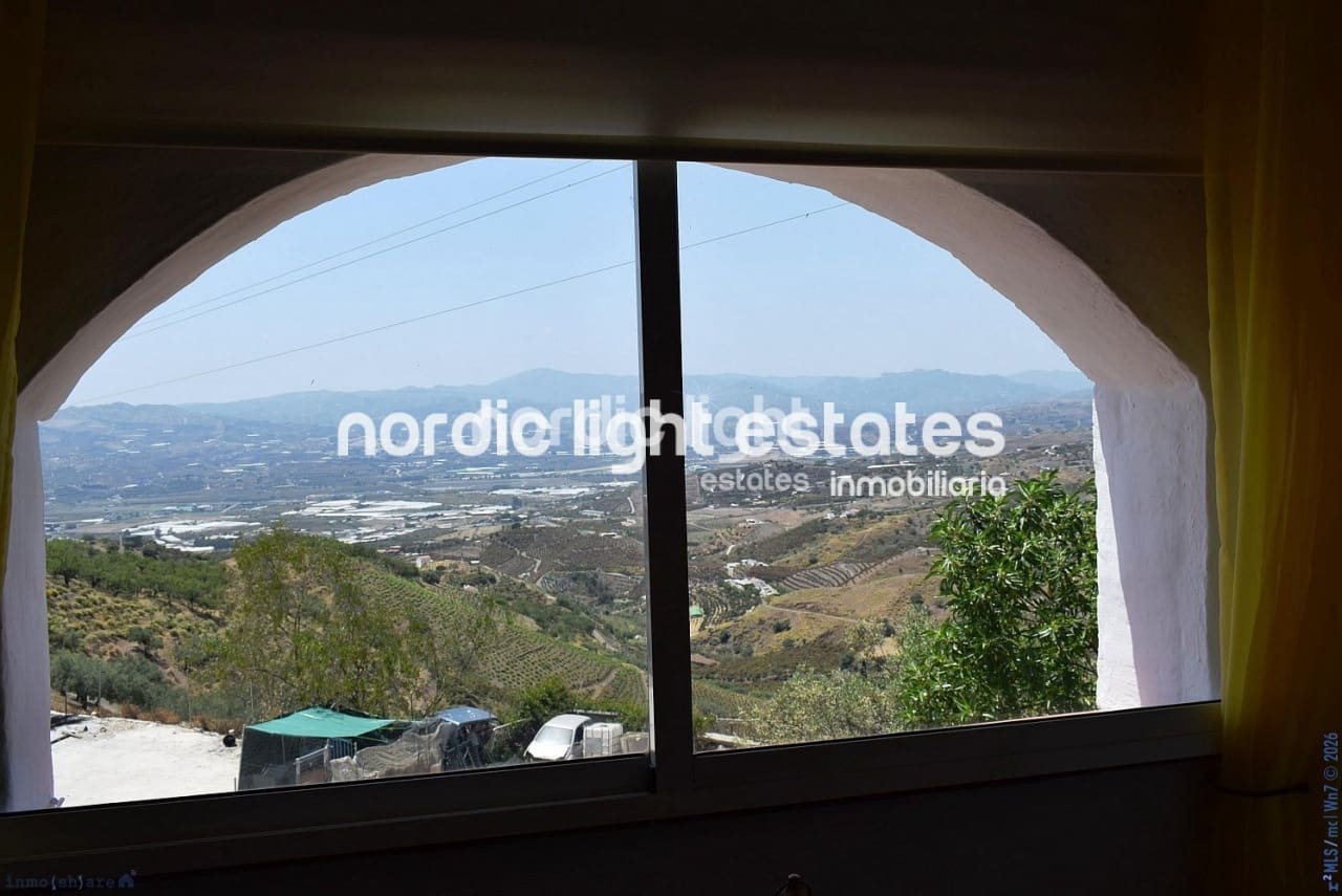 2 slaapkamer Finca/Landhuis te koop in Velez-Malaga - € 189.000 (Ref: 9737037)