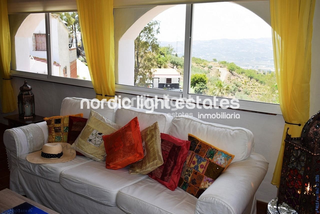 2 slaapkamer Finca/Landhuis te koop in Velez-Malaga - € 189.000 (Ref: 9737037)