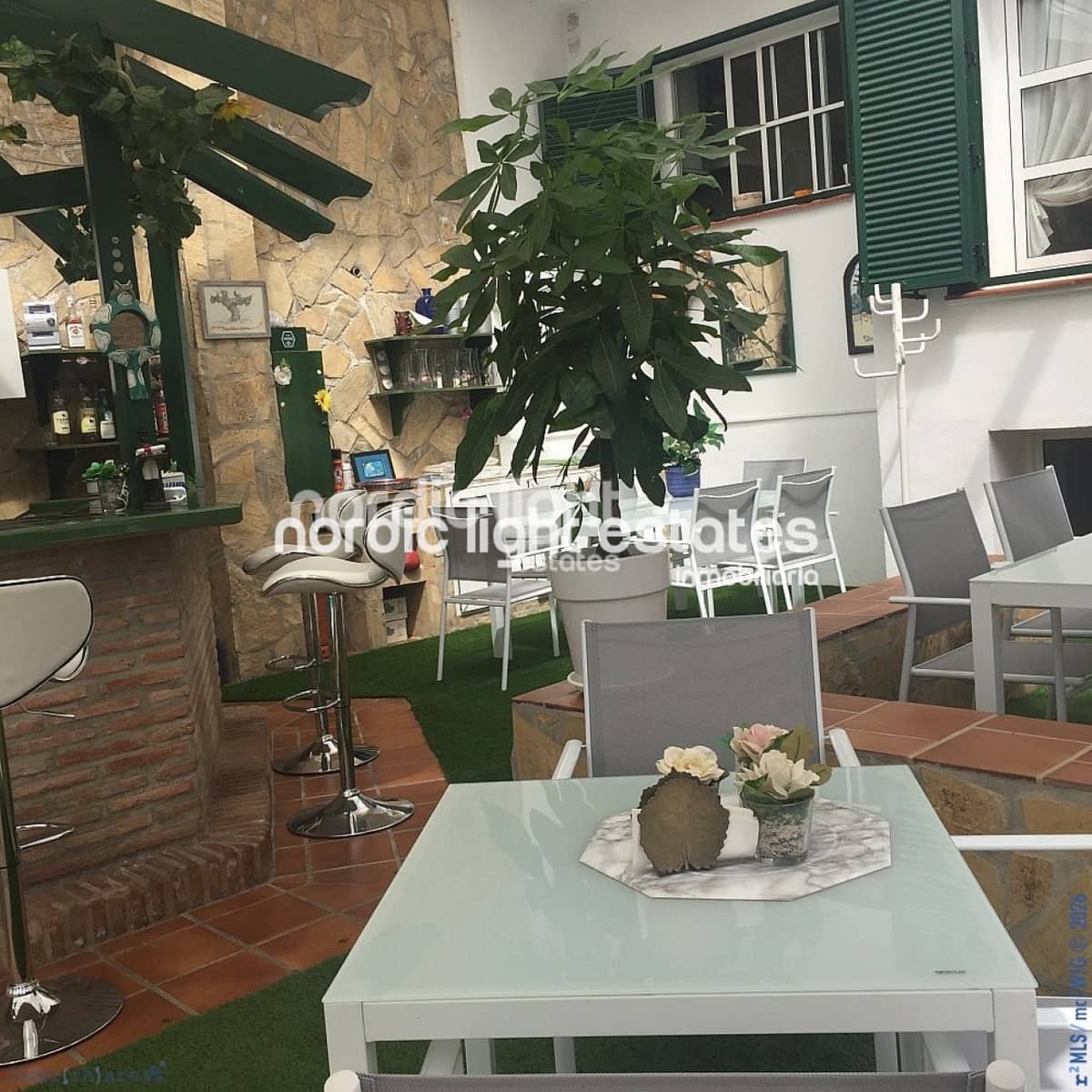 8 bedroom Villa for sale in Torrox-Costa with pool garage - € 1,000,000 (Ref: 9737167)