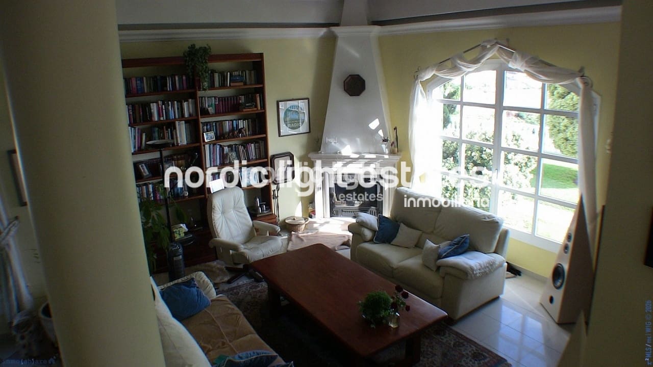 8 bedroom Villa for sale in Torrox-Costa with pool garage - € 1,000,000 (Ref: 9737167)