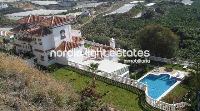 8 bedroom Villa for sale in Torrox-Costa, Torrox with pool garage - € 1,000,000 (Ref: 9737167)