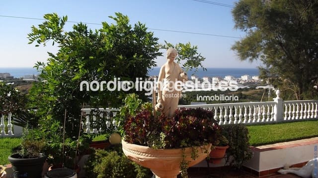 8 bedroom Villa for sale in Torrox-Costa, Torrox with pool garage - € 1,000,000 (Ref: 9737167)