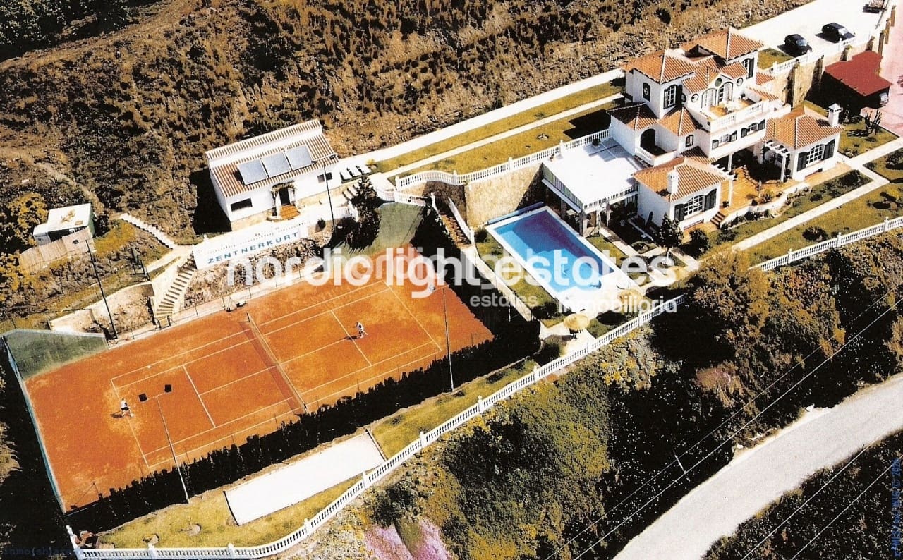 8 bedroom Villa for sale in Torrox-Costa with pool garage - € 1,000,000 (Ref: 9737167)