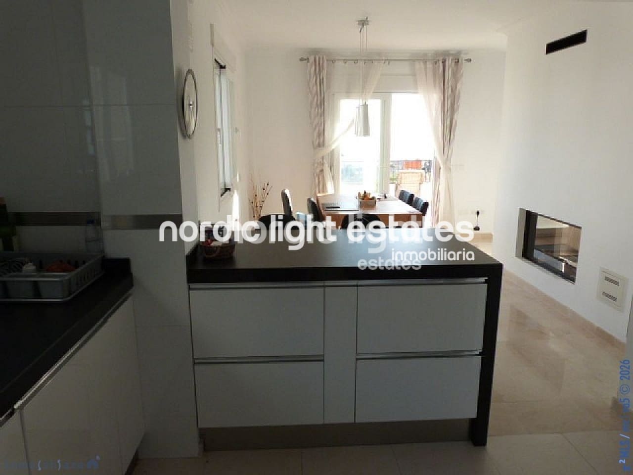 4 soveværelse Villa til salg i Torrox-Costa med swimmingpool garage - € 575.000 (Ref: 9747300)