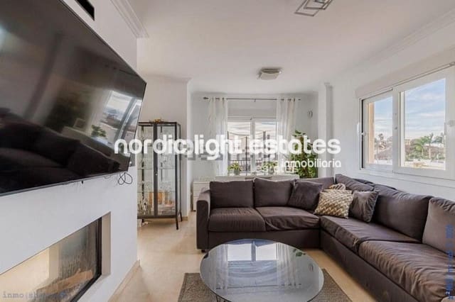 4 soveværelse Villa til salg i Torrox-Costa, Torrox med swimmingpool garage - € 575.000 (Ref: 9747300)