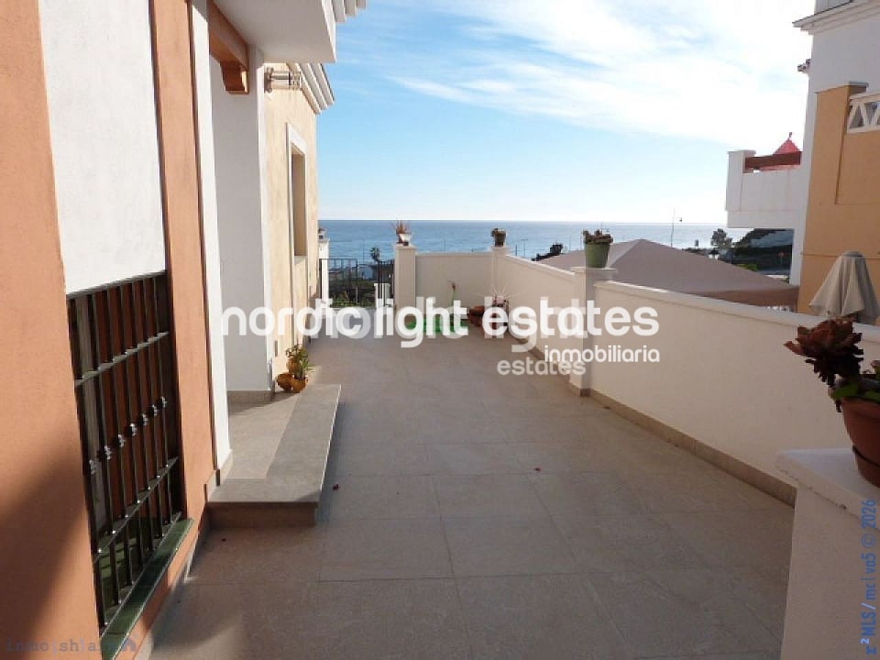 4 soveværelse Villa til salg i Torrox-Costa med swimmingpool garage - € 575.000 (Ref: 9747300)