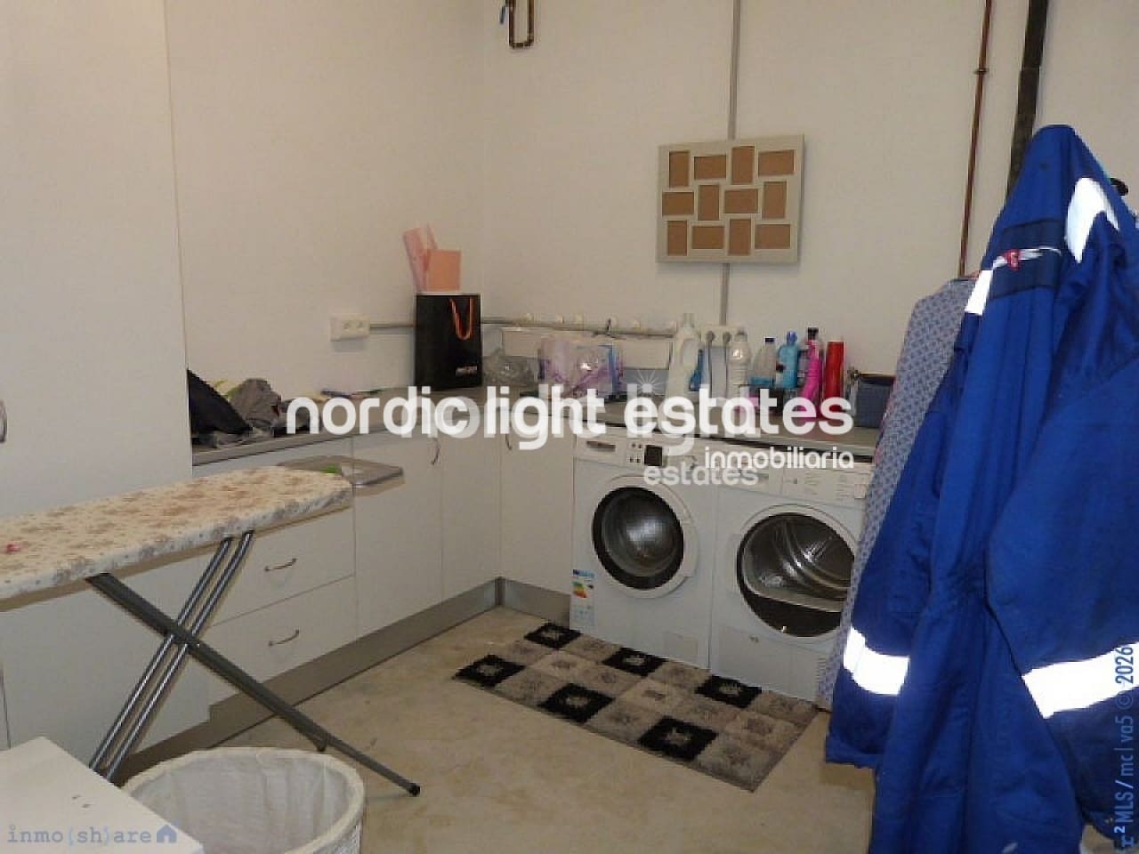 4 soveværelse Villa til salg i Torrox-Costa med swimmingpool garage - € 575.000 (Ref: 9747300)