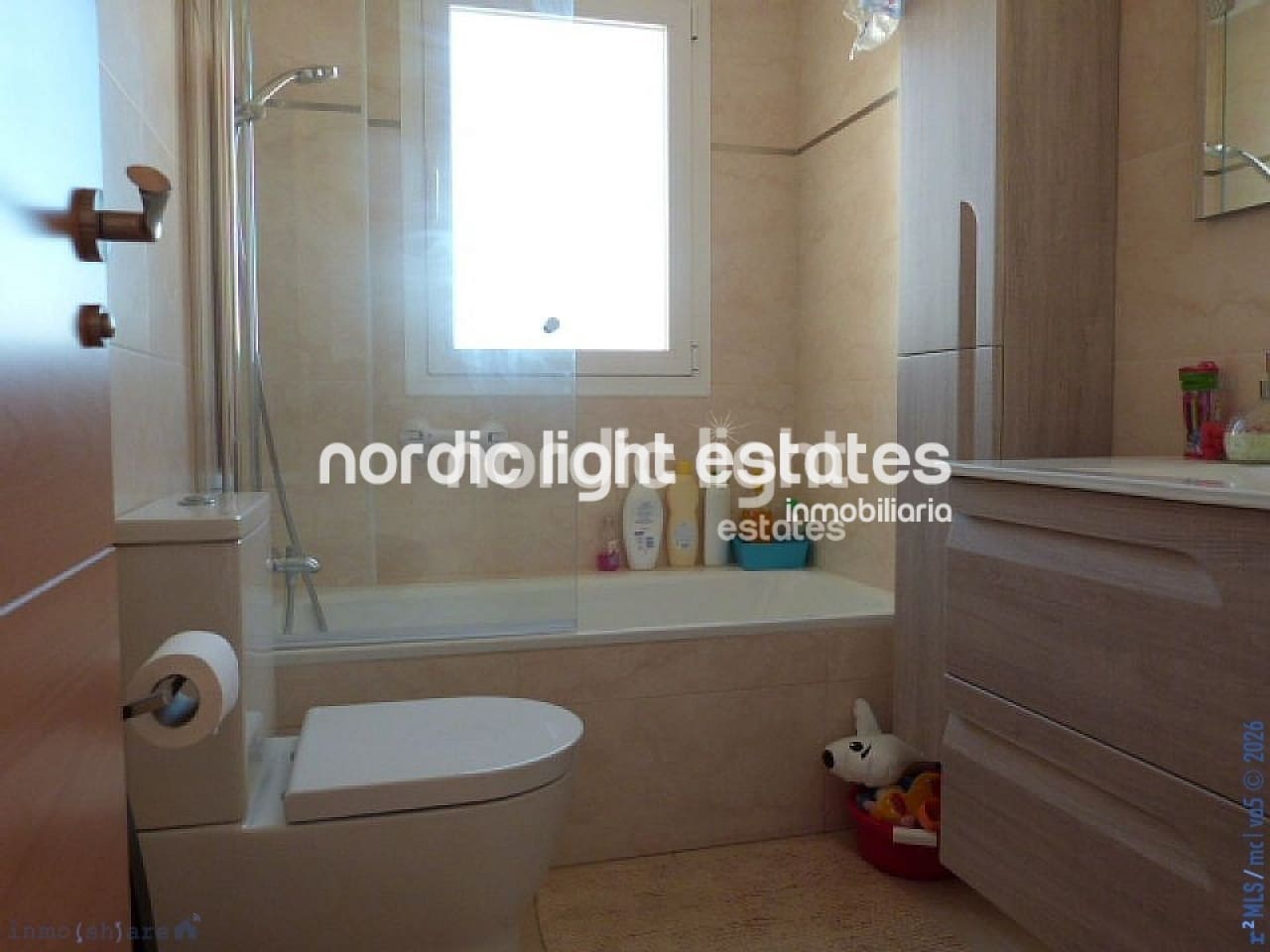 4 soveværelse Villa til salg i Torrox-Costa med swimmingpool garage - € 575.000 (Ref: 9747300)