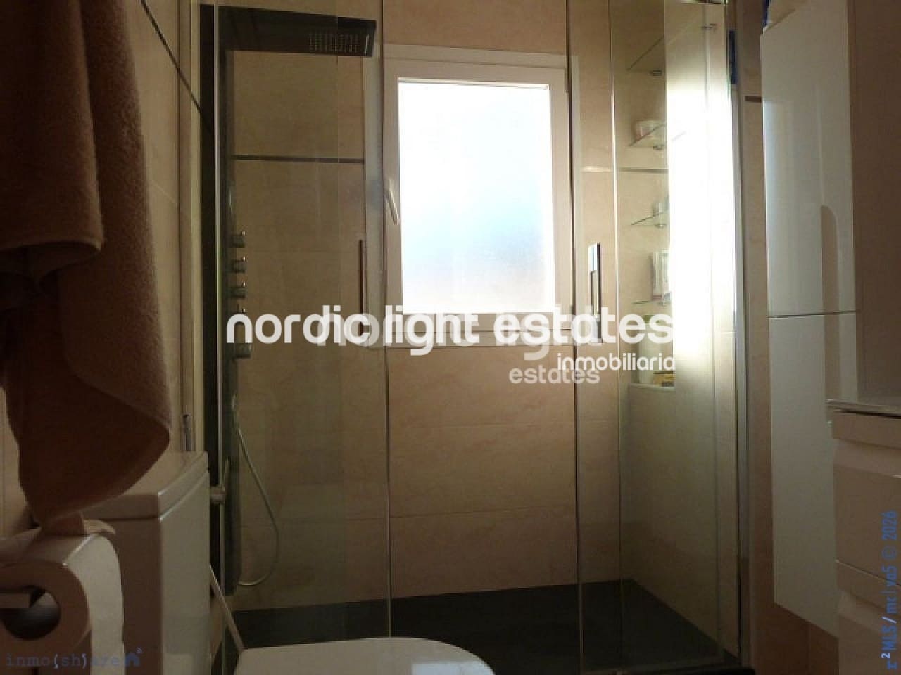 4 soveværelse Villa til salg i Torrox-Costa med swimmingpool garage - € 575.000 (Ref: 9747300)