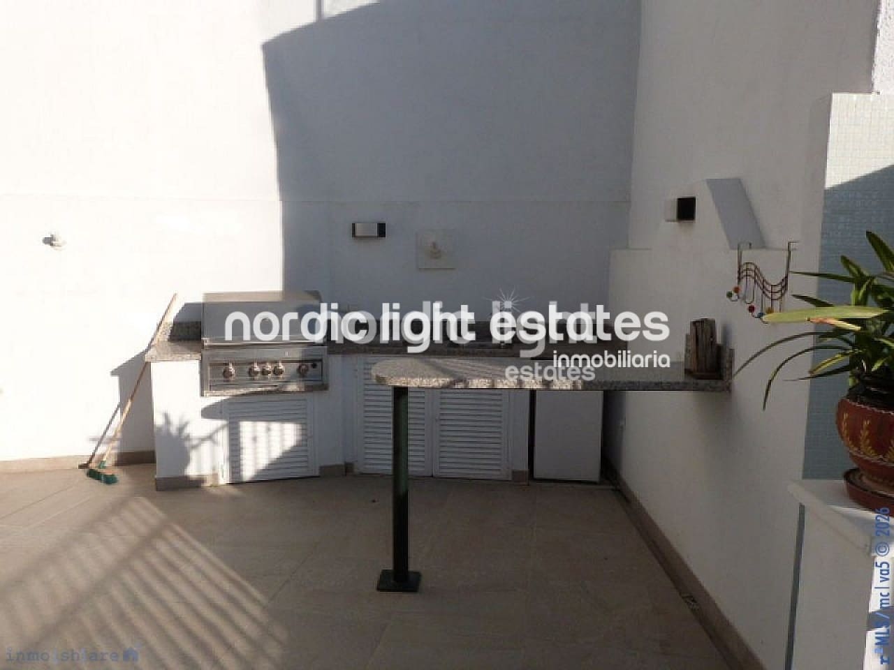 4 soveværelse Villa til salg i Torrox-Costa med swimmingpool garage - € 575.000 (Ref: 9747300)