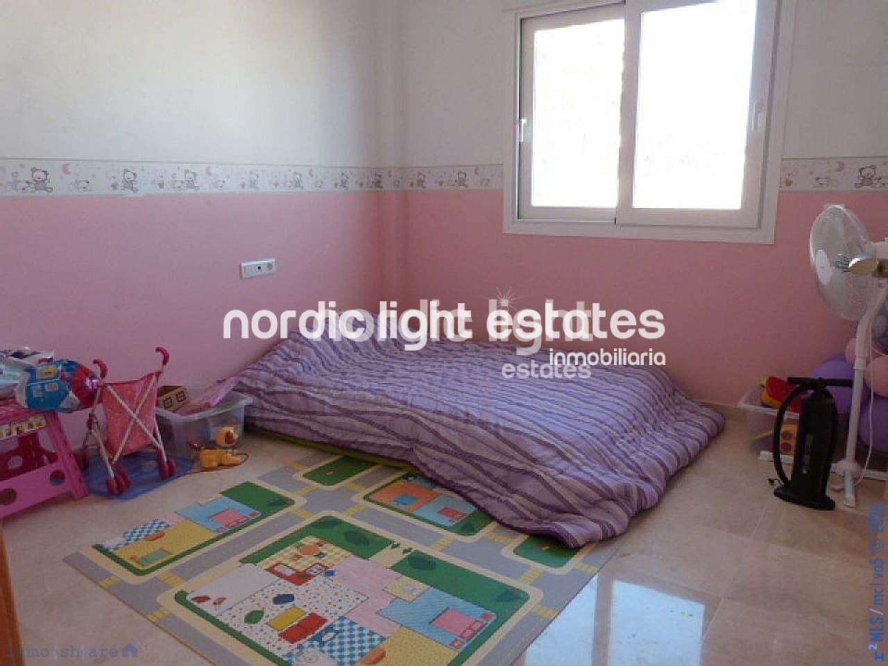 4 soveværelse Villa til salg i Torrox-Costa med swimmingpool garage - € 575.000 (Ref: 9747300)