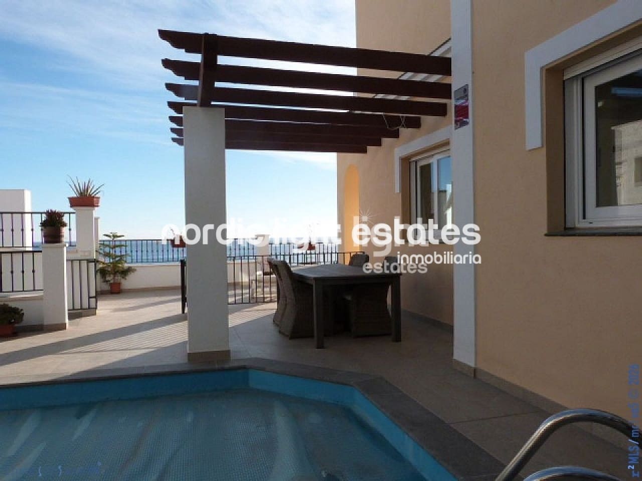 4 soveværelse Villa til salg i Torrox-Costa med swimmingpool garage - € 575.000 (Ref: 9747300)