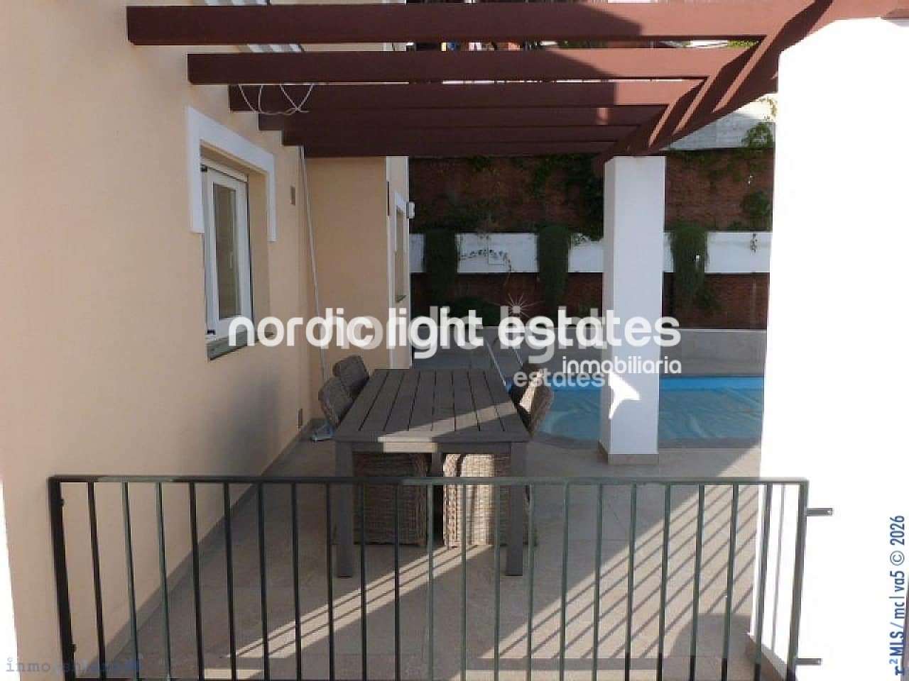 4 soveværelse Villa til salg i Torrox-Costa med swimmingpool garage - € 575.000 (Ref: 9747300)