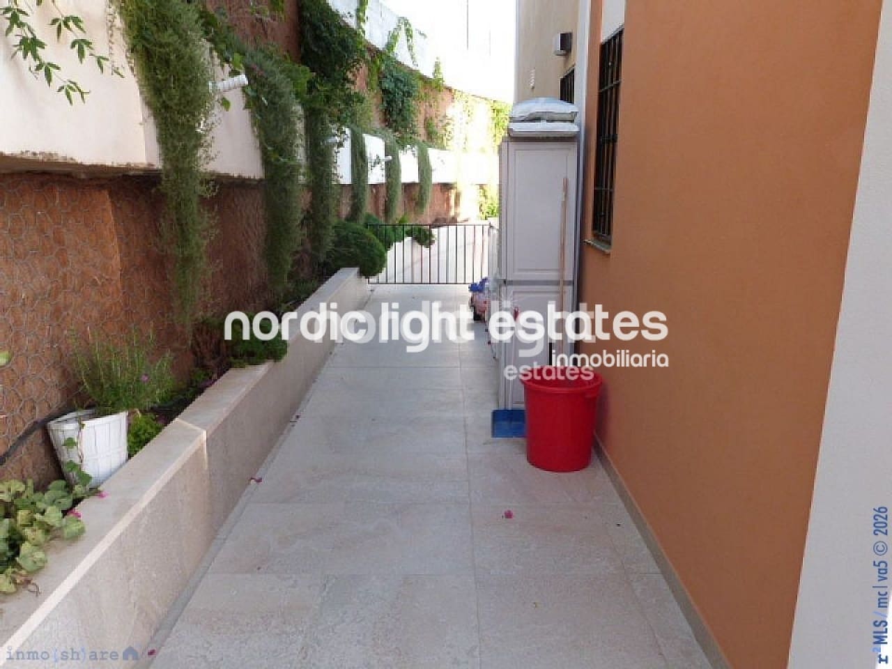 4 soveværelse Villa til salg i Torrox-Costa med swimmingpool garage - € 575.000 (Ref: 9747300)