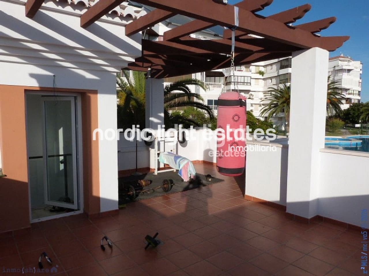 4 soveværelse Villa til salg i Torrox-Costa med swimmingpool garage - € 575.000 (Ref: 9747300)