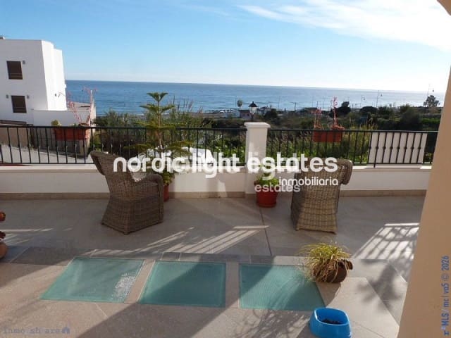 4 soveværelse Villa til salg i Torrox-Costa, Torrox med swimmingpool garage - € 575.000 (Ref: 9747300)