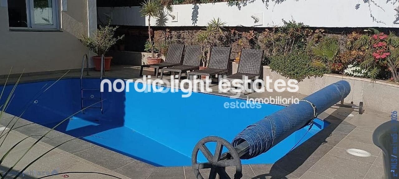 4 soveværelse Villa til salg i Torrox-Costa med swimmingpool garage - € 575.000 (Ref: 9747300)