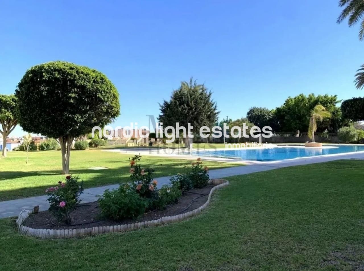 1 soveværelse Lejlighed til salg i Torremolinos med swimmingpool - € 250.000 (Ref: 9760992)