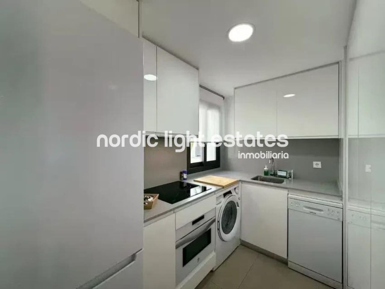 Ático de 2 habitaciones en Almayate en venta con piscina garaje - 380.000 € (Ref: 9761325)