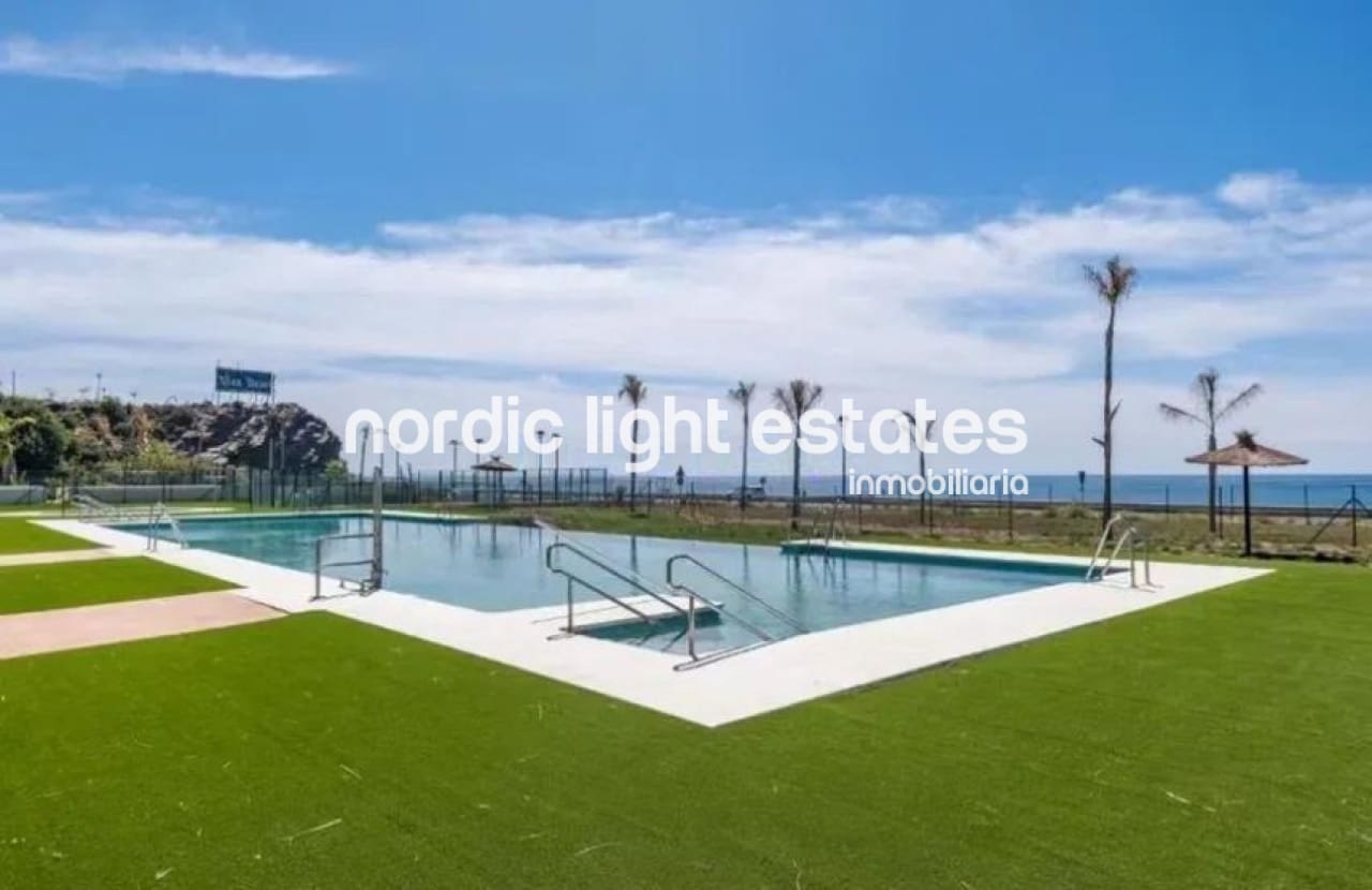 Ático de 2 habitaciones en Almayate en venta con piscina garaje - 380.000 € (Ref: 9761325)