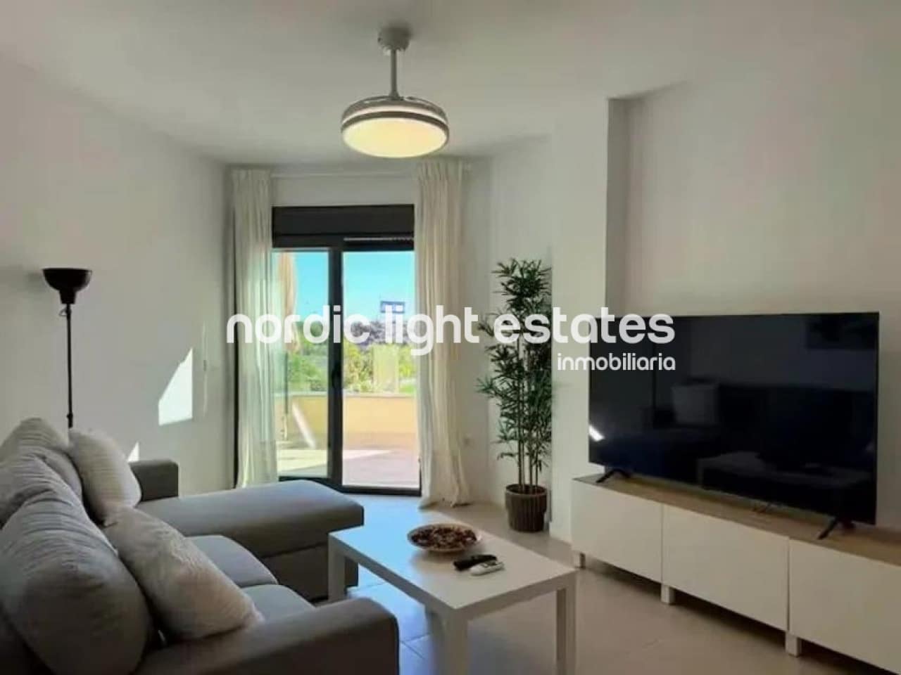 Ático de 2 habitaciones en Almayate en venta con piscina garaje - 380.000 € (Ref: 9761325)