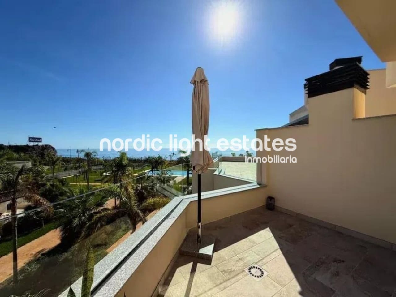 Ático de 2 habitaciones en Almayate en venta con piscina garaje - 380.000 € (Ref: 9761325)