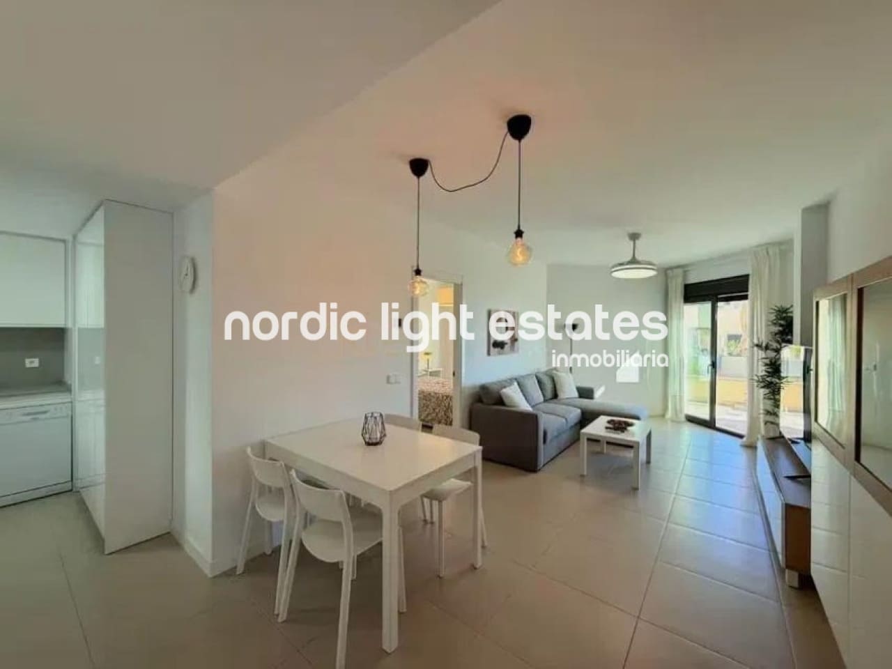 Ático de 2 habitaciones en Almayate en venta con piscina garaje - 380.000 € (Ref: 9761325)