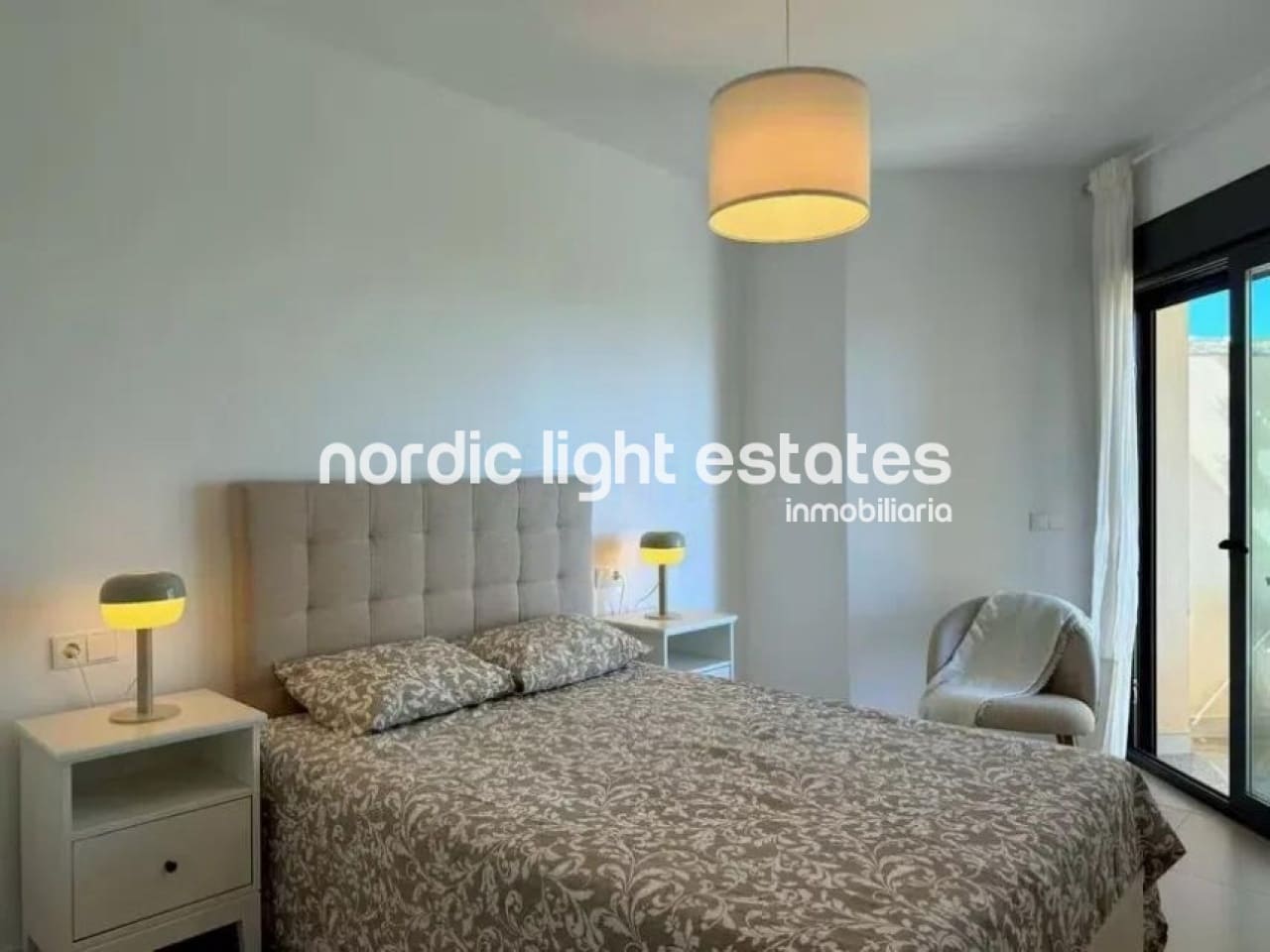 Ático de 2 habitaciones en Almayate en venta con piscina garaje - 380.000 € (Ref: 9761325)