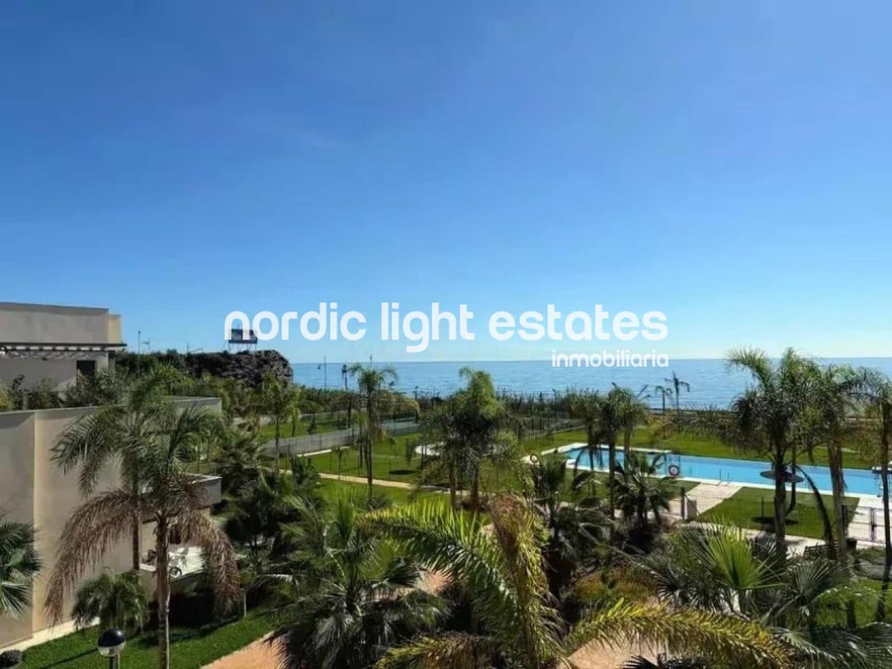 Ático de 2 habitaciones en Almayate en venta con piscina garaje - 380.000 € (Ref: 9761325)