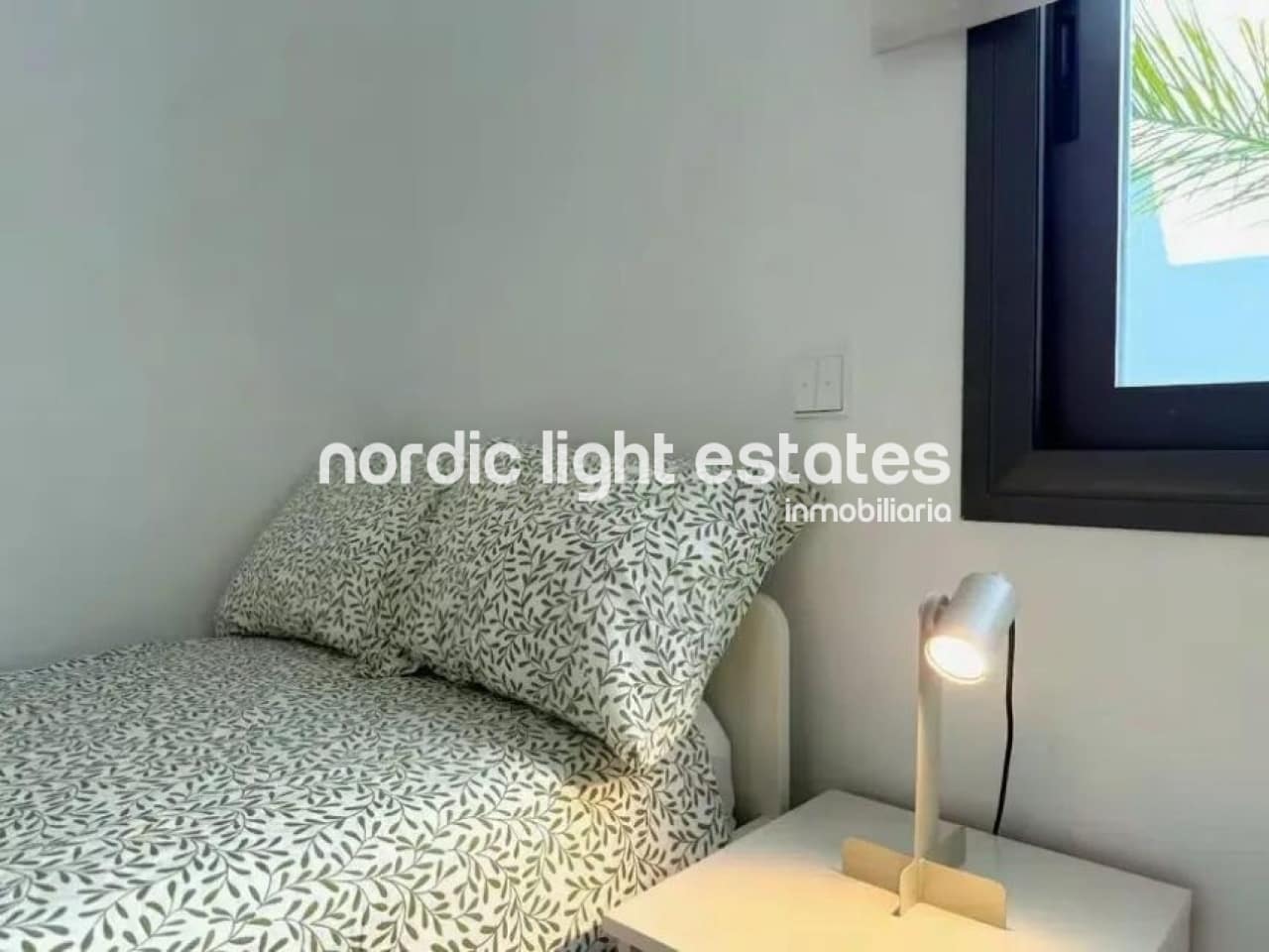 Ático de 2 habitaciones en Almayate en venta con piscina garaje - 380.000 € (Ref: 9761325)