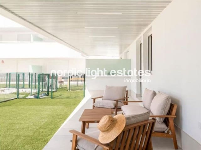 2 chambre Appartement à vendre à Torre del Mar, Vélez-Málaga avec piscine garage - 450 000 € (Ref: 9771036)