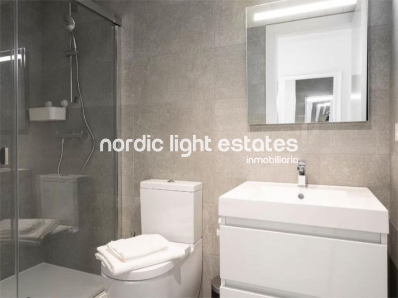 2 chambre Appartement à vendre à Torre del Mar avec piscine garage - 450 000 € (Ref: 9771036)