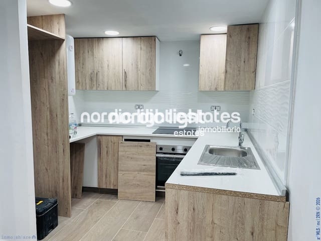 3 slaapkamer Halfvrijstaande villa te koop in Torrox - € 239.000 (Ref: 9776988)