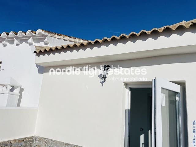 3 slaapkamer Halfvrijstaande villa te koop in Torrox - € 239.000 (Ref: 9776988)