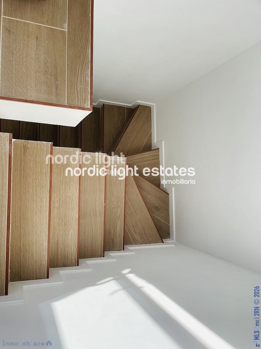 3 slaapkamer Halfvrijstaande villa te koop in Torrox - € 239.000 (Ref: 9776988)