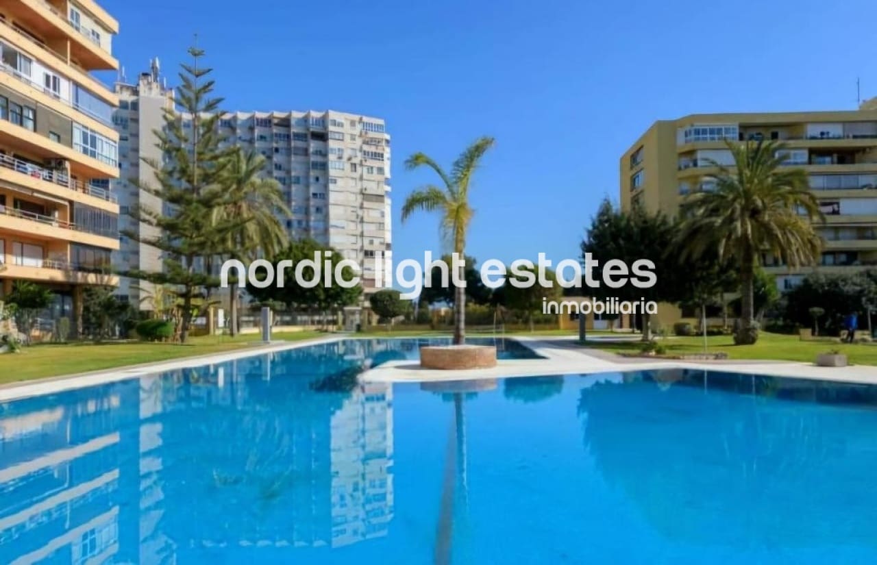 Studio till salu i Torremolinos med pool garage - 185 000 € (Ref: 9778940)