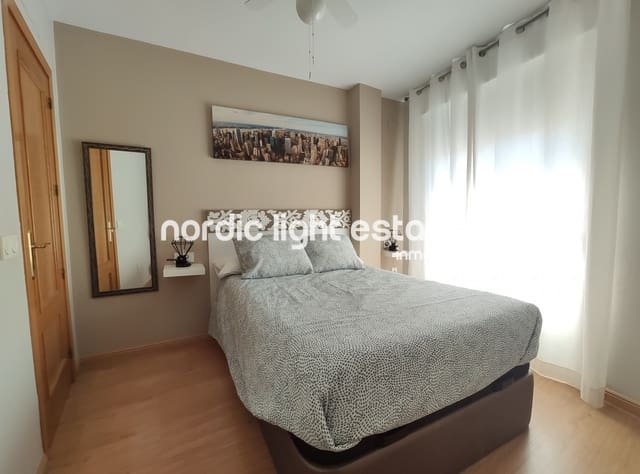 2 Zimmer Penthouse zu vermieten in Centro, Nerja - 1.200 € (Ref: 9778941)