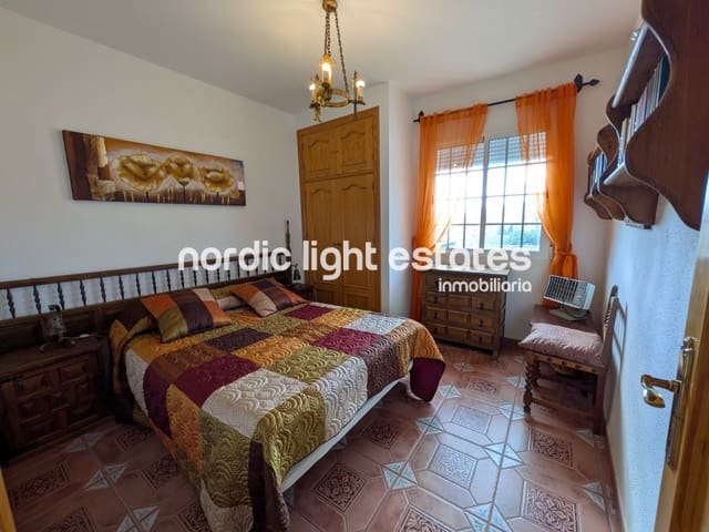 3 makuuhuone Huoneisto myytävänä paikassa Nerja mukana uima-altaan - 450 000 € (Ref: 9778942)