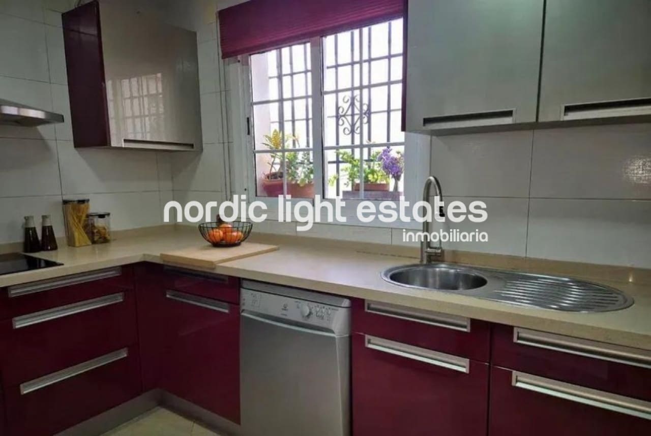 4 chambre Villa/Maison Semi-Mitoyenne à vendre à Churriana avec piscine garage - 580 000 € (Ref: 9782000)