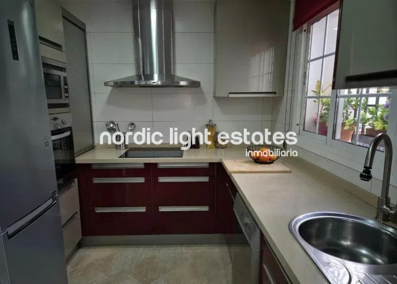 4 chambre Villa/Maison Semi-Mitoyenne à vendre à Churriana avec piscine garage - 580 000 € (Ref: 9782000)